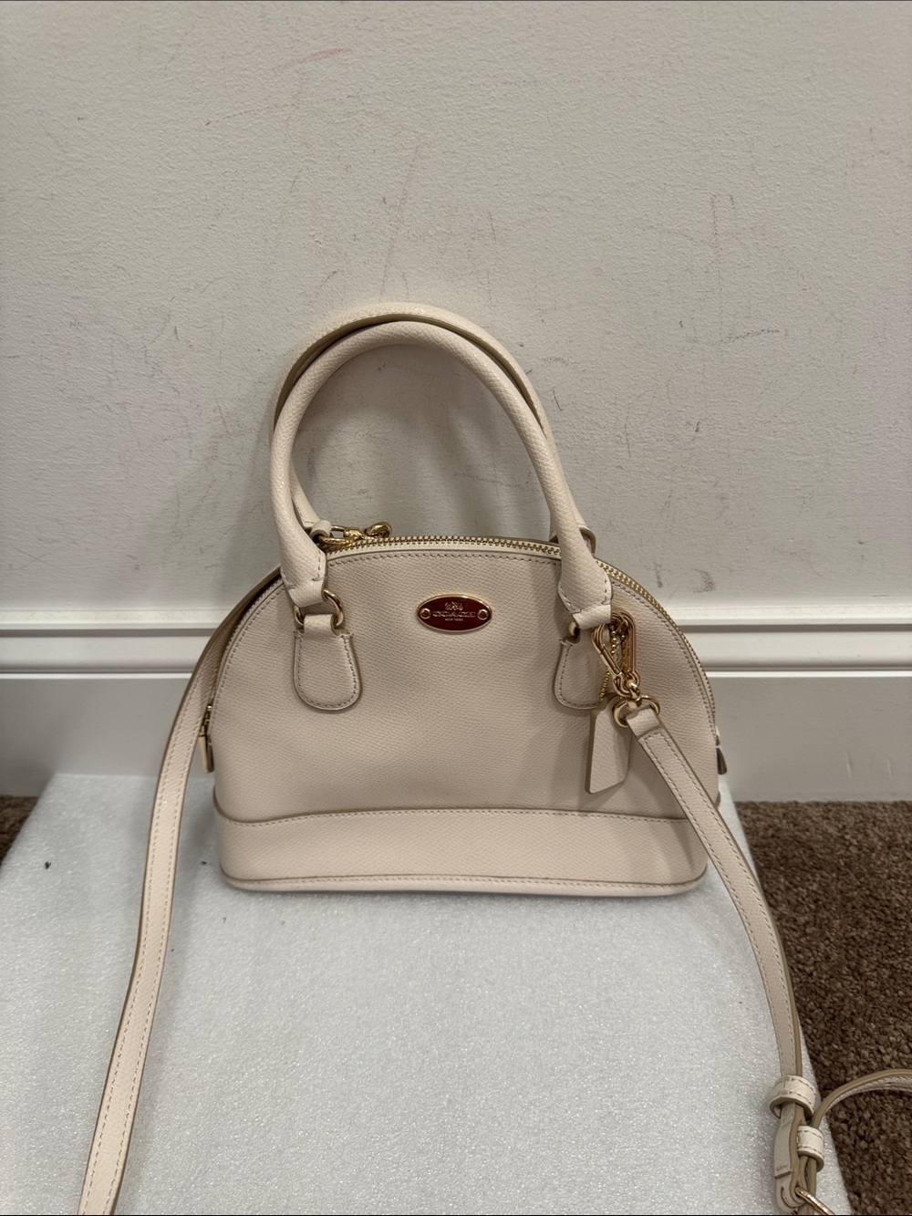Coach Cora mini dome satchel crossbody bag with hangtag - Picture 1 of 9